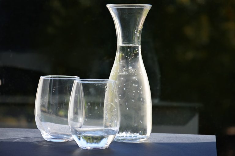 Hydratacja w bieganiu – jak pić, żeby nie przesadzić